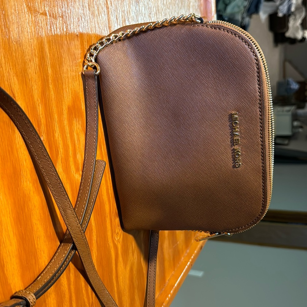 Micheal kors crossbody
